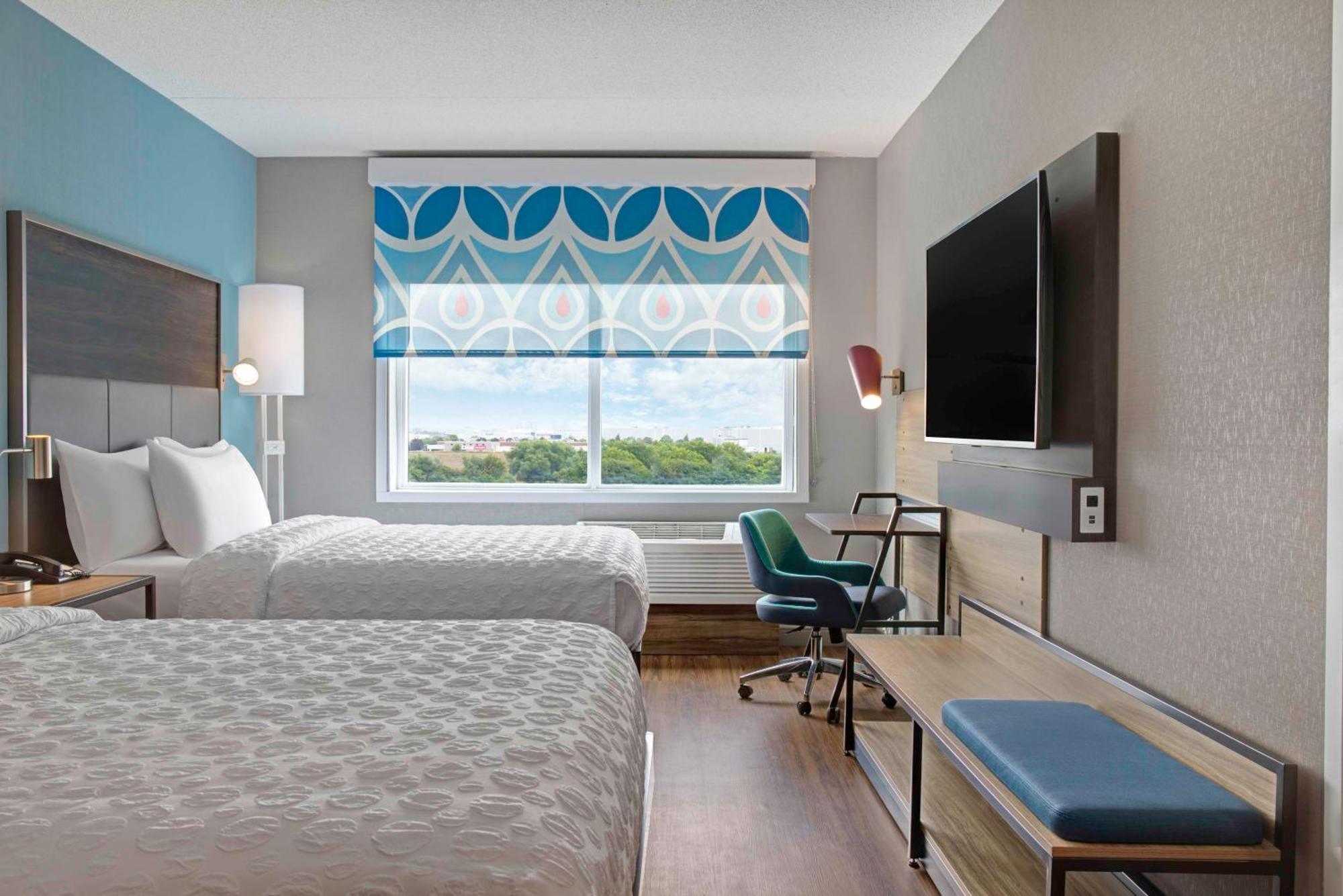 Отель Tru By Hilton Toronto Airport West Миссиссага Экстерьер фото